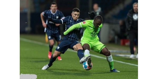 VfL Wolfsburg se propadl na 14. místo v Bundeslize